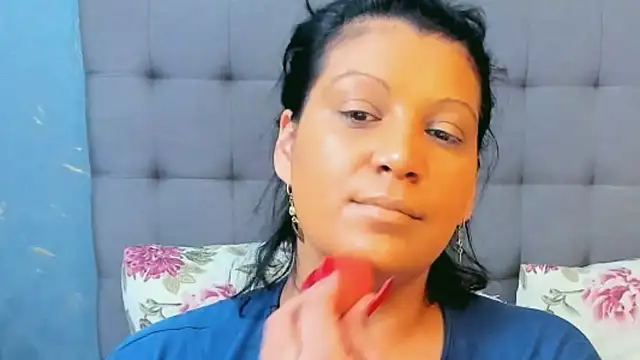 Snapshot of AmyCubes chatting on 02.22.25 AmyCubes online show from 02.22.25