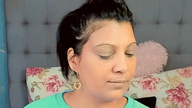 Snapshot of AmyCubes chatting on 03.04.25 AmyCubes online show from 03.04.25