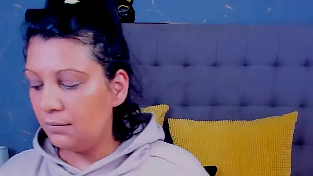 Snapshot of AmyCubes chatting on 03.07.25 AmyCubes online show from 03.07.25