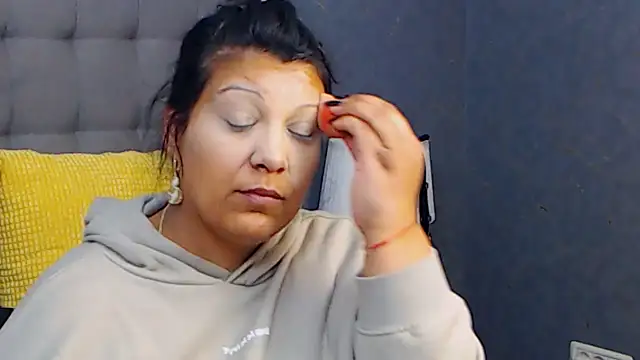 Snapshot of AmyCubes chatting on 03.14.25 AmyCubes online show from 03.14.25