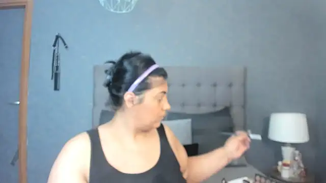 Snapshot of AmyCubes chatting on 09.13.25 AmyCubes online show from 09.13.25