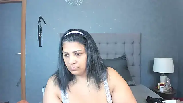 Snapshot of AmyCubes chatting on 09.14.25 AmyCubes online show from 09.14.25