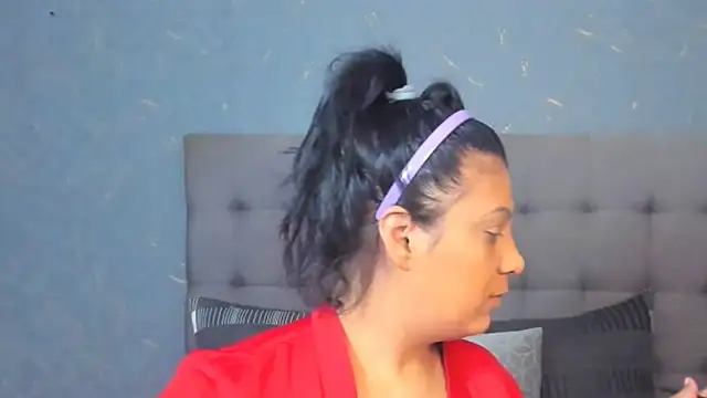 Snapshot of AmyCubes chatting on 09.18.25 AmyCubes online show from 09.18.25