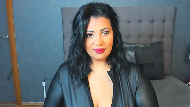 Snapshot of AmyCubes chatting on 10.04.25 AmyCubes online show from 10.04.25