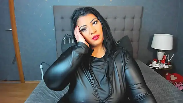 Snapshot of AmyCubes chatting on 10.05.25 AmyCubes online show from 10.05.25