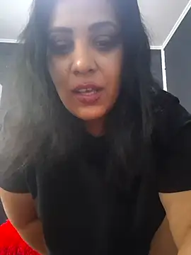 Snapshot of AmyCubes chatting on 10.21.25 AmyCubes online show from 10.21.25