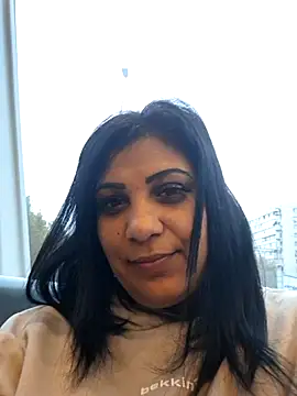 Snapshot of AmyCubes chatting on 11.06.25 AmyCubes online show from 11.06.25