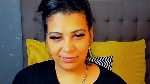 Snapshot of AmyCubes chatting on 11.14.25 AmyCubes online show from 11.14.25