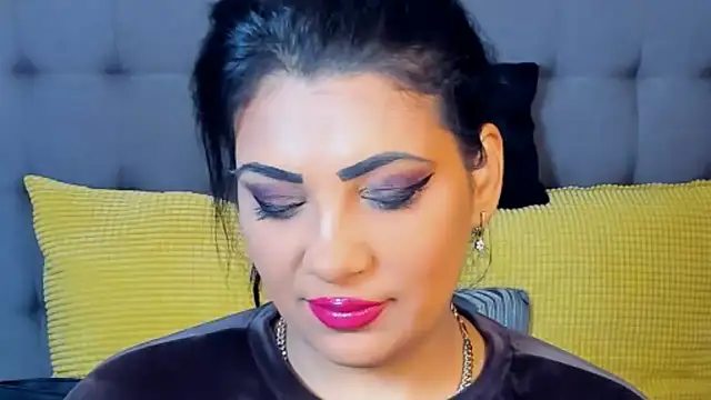 Snapshot of AmyCubes chatting on 11.27.25 AmyCubes online show from 11.27.25