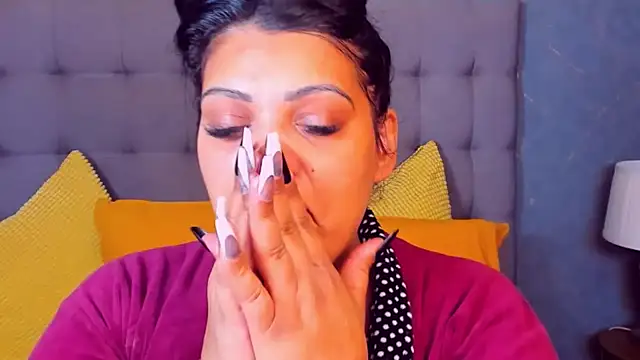 Snapshot of AmyCubes chatting on 04.06.26 AmyCubes online show from 04.06.26