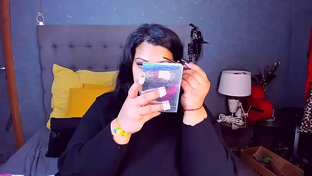 Snapshot of AmyCubes chatting on 04.08.26 AmyCubes online show from 04.08.26