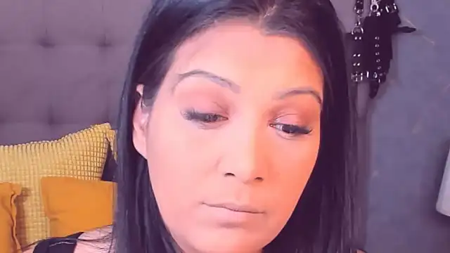 Snapshot of AmyCubes chatting on 04.14.26 AmyCubes online show from 04.14.26