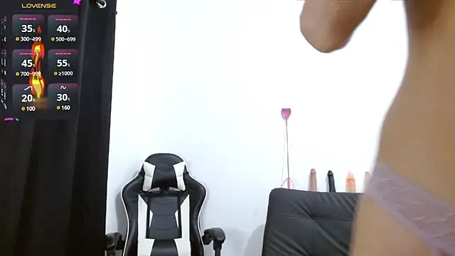 Snapshot of Kiara-Rider chatting on 03.18.25 Kiara-Rider online show from 03.18.25