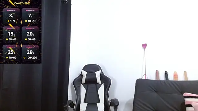 Snapshot of Kiara-Rider chatting on 09.30.25 Kiara-Rider online show from 09.30.25