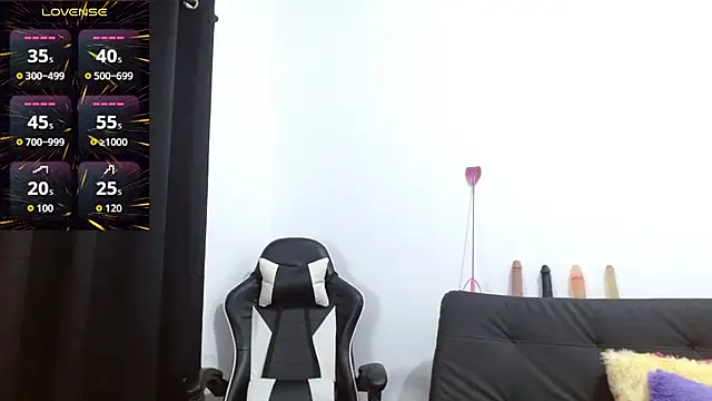 Snapshot of Kiara-Rider chatting on 10.07.25 Kiara-Rider online show from 10.07.25