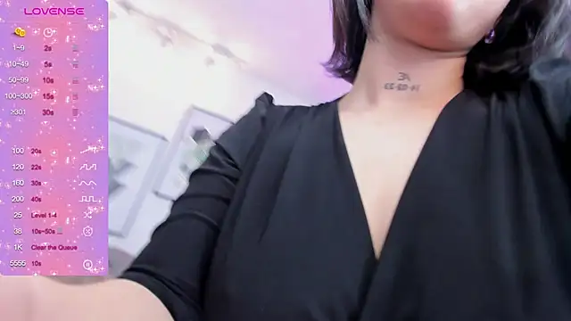 Snapshot of kendaall_jenner_ chatting on 12.24.24 kendaall jenner  online show from 12.24.24
