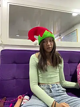 Snapshot of Nikol_Rang__ chatting on 12.24.24 Nikol Rang online show from 12.24.24