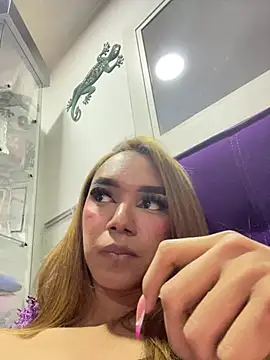 Snapshot of Nikol_Rang__ chatting on 01.14.25 Nikol Rang online show from 01.14.25