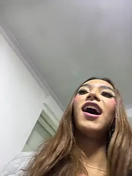 Snapshot of Nikol_Rang__ chatting on 03.05.25 Nikol Rang online show from 03.05.25
