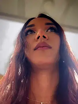 Nikol Rang   online show from 10.22.25