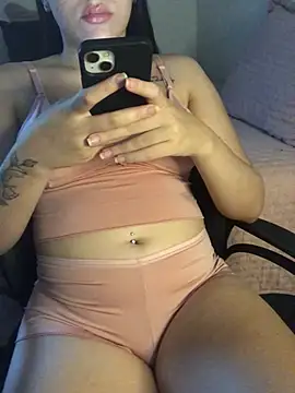 Snapshot of La_Milli chatting on 02.16.26 La Milli online show from 02.16.26