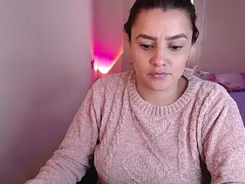 Snapshot of Lu_perez chatting on 03.17.25 Lu perez online show from 03.17.25