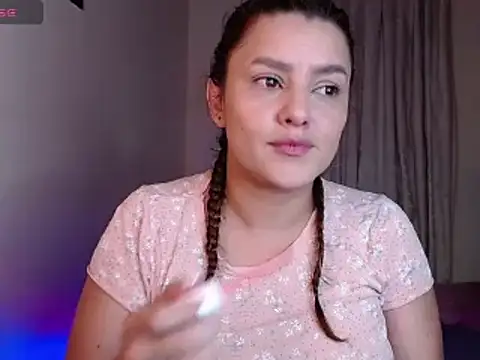 Snapshot of Lu_perez chatting on 03.22.25 Lu perez online show from 03.22.25