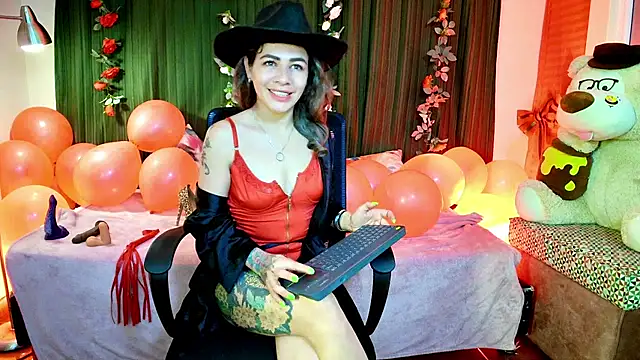 Snapshot of oriana_thomson2 chatting on 02.14.25 oriana thomson2 online show from 02.14.25