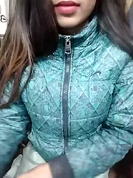 Snapshot of Sreya213 chatting on 12.04.24 Sreya213 online show from 12.04.24