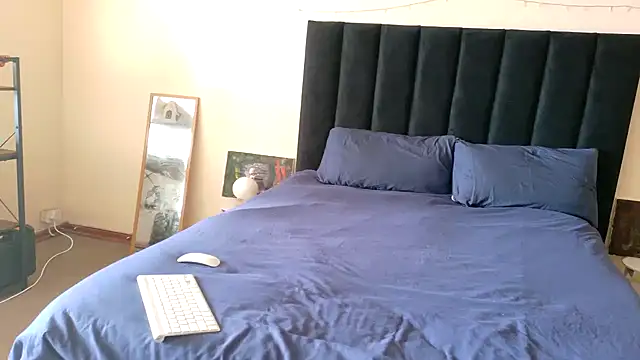 chloechrome online show from 02.28.26