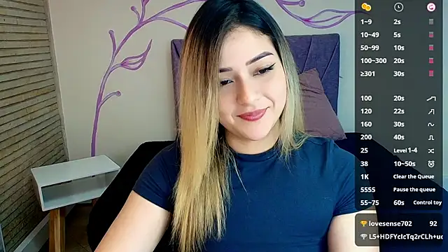 DahliaMoore online show from 12.04.24