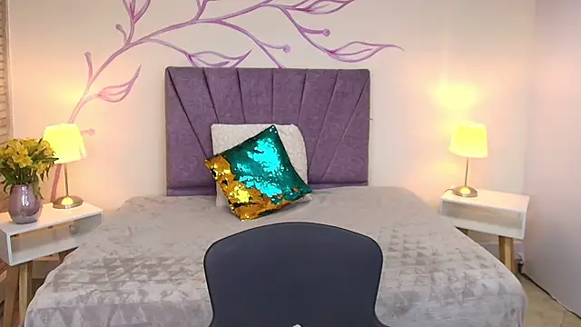 DahliaMoore online show from 09.17.25