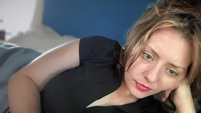 SkarlettRose96 online show from 09.17.25