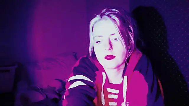 Snapshot of SkarlettRose96 chatting on 11.30.25 SkarlettRose96 online show from 11.30.25