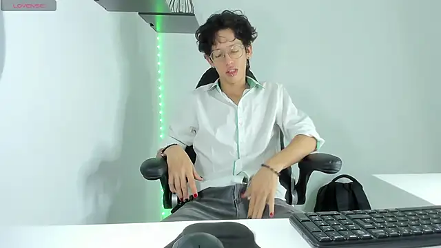 manu vera online show from 12.30.24