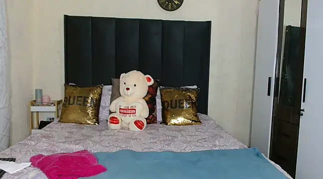 quenliyasa online show from 03.17.25