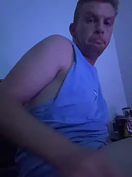 Snapshot of aus_guy93 chatting on 10.31.25 aus guy93 online show from 10.31.25