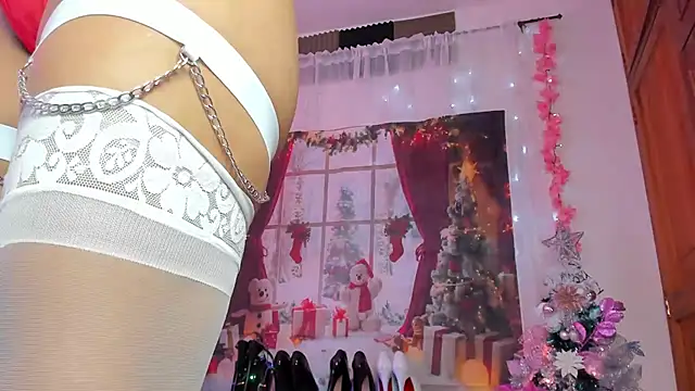 Snapshot of Alaia_Love77 chatting on 12.24.24 Alaia Love77 online show from 12.24.24