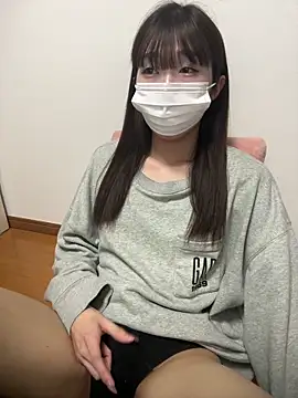 Snapshot of pantumieteruyo chatting on 03.04.25 pantumieteruyo online show from 03.04.25