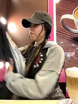 Snapshot of EemaHaruki chatting on 10.17.25 EemaHaruki online show from 10.17.25