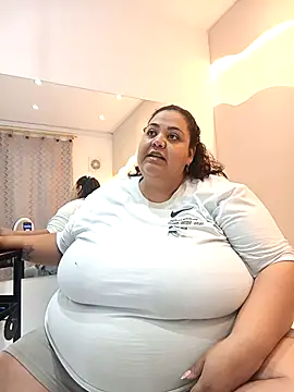 Snapshot of Alisson_am chatting on 10.16.25 Alisson am online show from 10.16.25