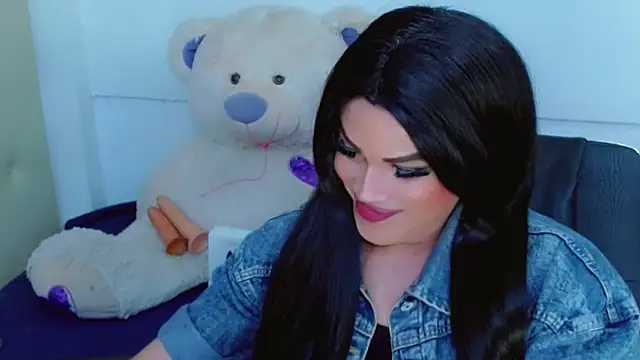 NathaliaCross online show from 10.18.25