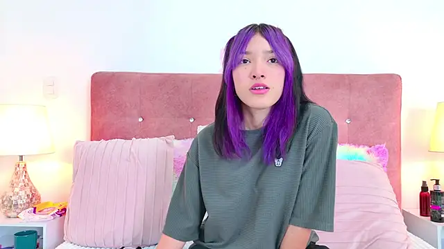 AlliciaKim online show from 12.18.24
