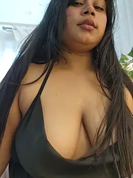 Snapshot of its_amesha chatting on 12.23.24 its amesha online show from 12.23.24