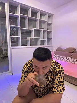 Snapshot of ShaoZian_1 chatting on 10.13.25 ShaoZian 1 online show from 10.13.25