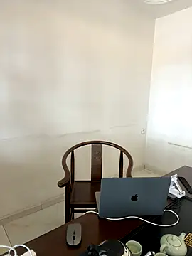 Snapshot of ShaoZian_1 chatting on 10.19.25 ShaoZian 1 online show from 10.19.25