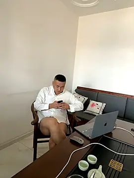 Snapshot of ShaoZian_1 chatting on 10.24.25 ShaoZian 1 online show from 10.24.25