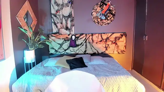 Annaa rosee online show from 10.25.25