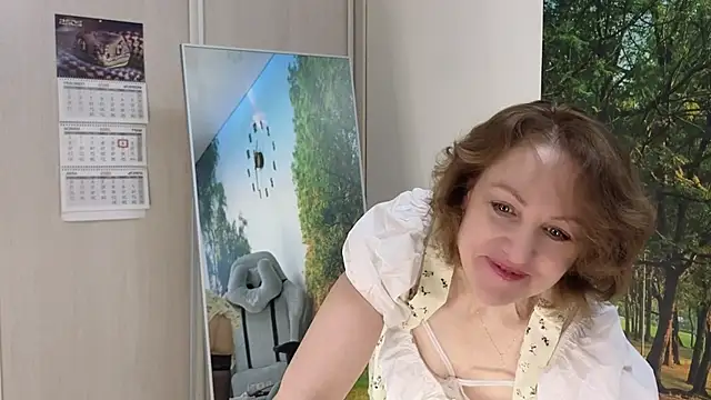 Snapshot of Ava_Gardner_ chatting on 03.04.25 Ava Gardner online show from 03.04.25