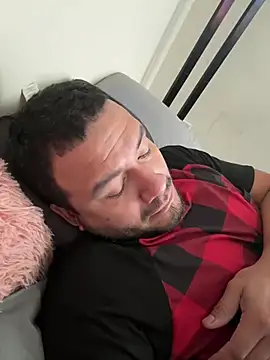 Snapshot of elamante03 chatting on 01.13.25 elamante03 online show from 01.13.25